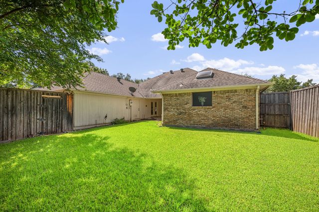 2311 Heatherwoods Way, Carrollton, TX 75007