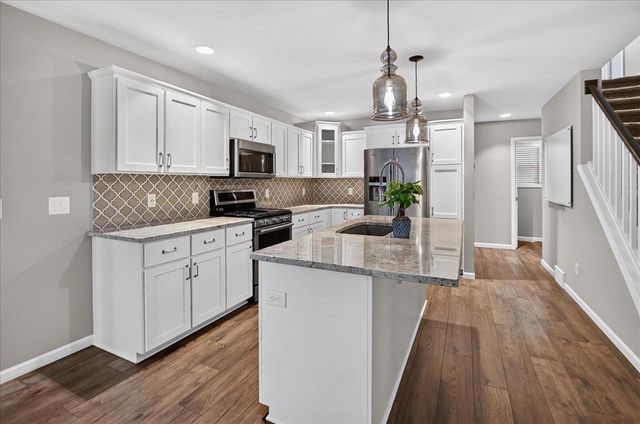 235 Blooming Leaf Way, Verona, WI 53593
