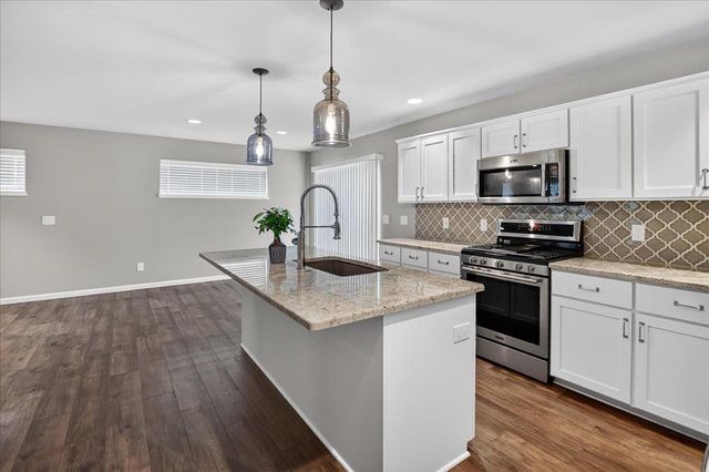 235 Blooming Leaf Way, Verona, WI 53593