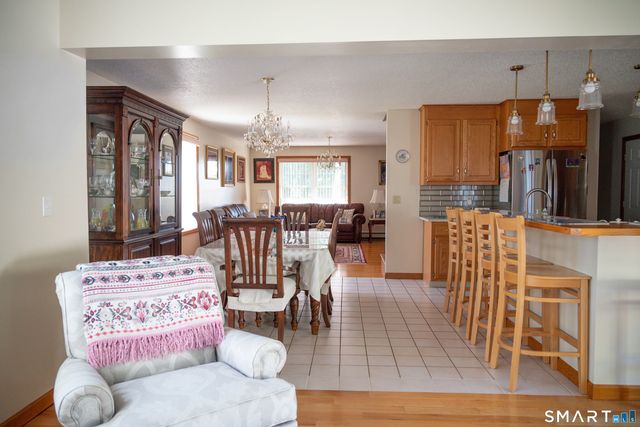6 Vumbaco Drive, Wallingford, CT 06492