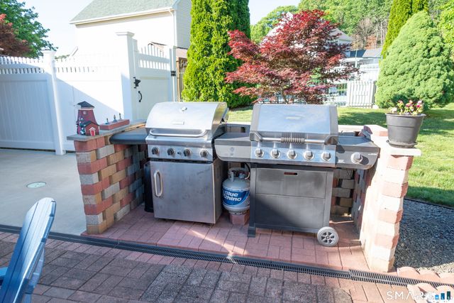 6 Vumbaco Drive, Wallingford, CT 06492
