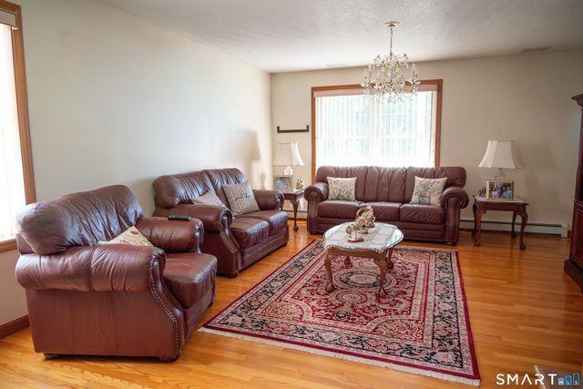 6 Vumbaco Drive, Wallingford, CT 06492