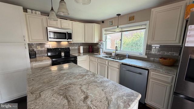 903 YORK ST, Hanover, PA 17331
