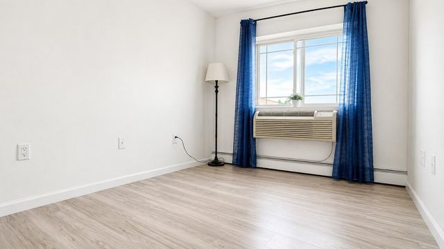 7617 46th Ave Apt 4A, New York City, NY 11373