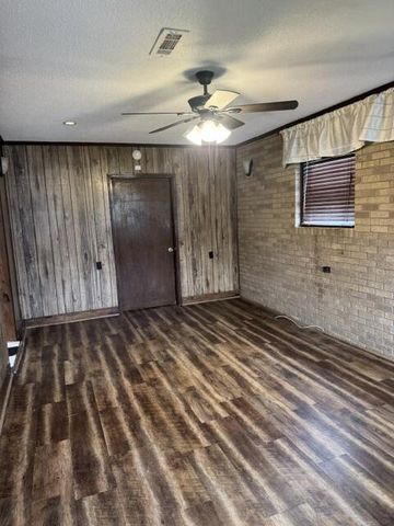 800 Moorehouse Drive, Dothan, AL 36303