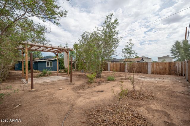 2245 E PORTLAND Street, Phoenix, AZ 85006