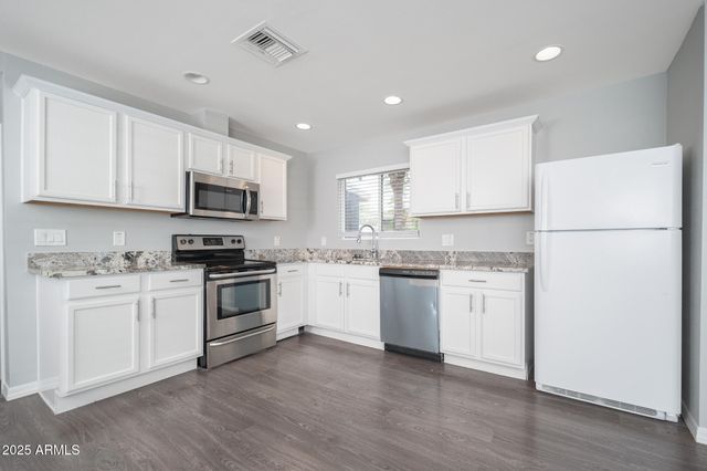 2245 E PORTLAND Street, Phoenix, AZ 85006