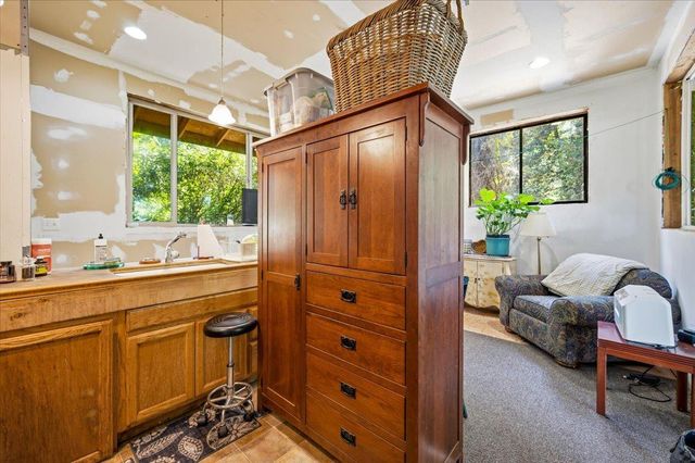19643 Sages Rd, Nevada City, CA 95959