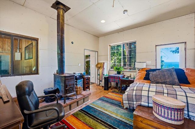19643 Sages Rd, Nevada City, CA 95959
