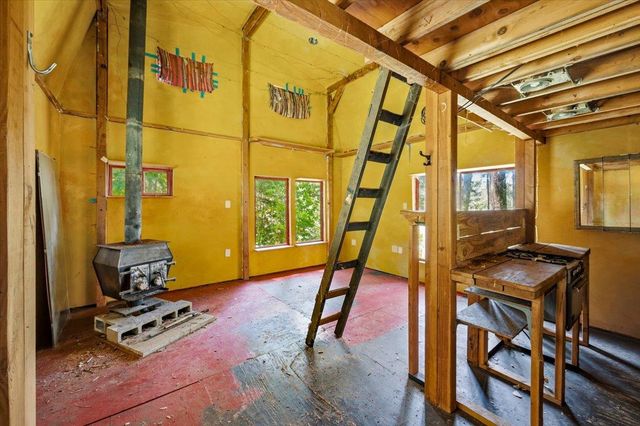 19643 Sages Rd, Nevada City, CA 95959