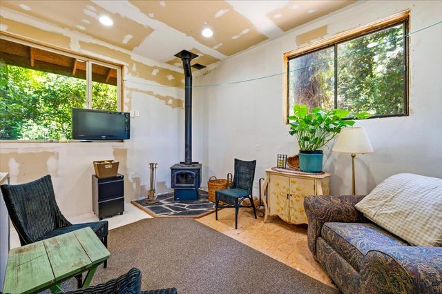 19643 Sages Rd, Nevada City, CA 95959