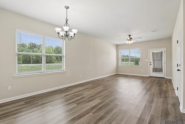 3052 S Roth Ave, Gonzales, LA 70737