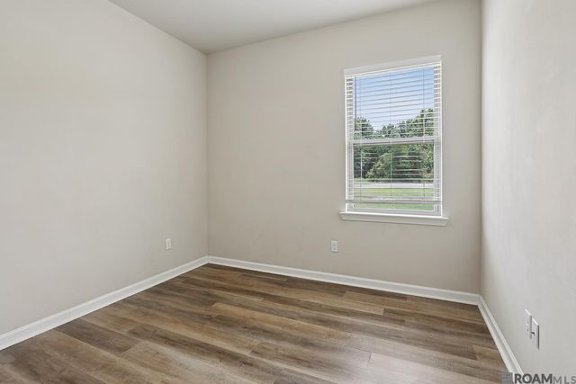 3052 S Roth Ave, Gonzales, LA 70737