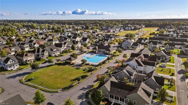 513 Simpson LN, Chesapeake, VA 23323