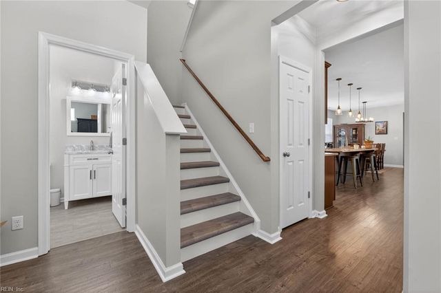 513 Simpson LN, Chesapeake, VA 23323