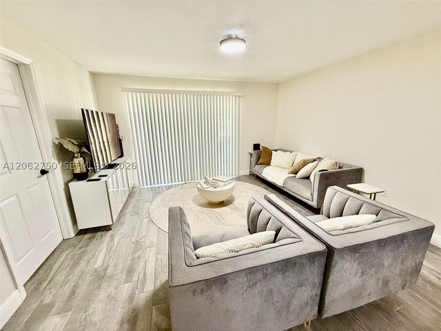 300 Promenade Dr 105, Other, FL 34698