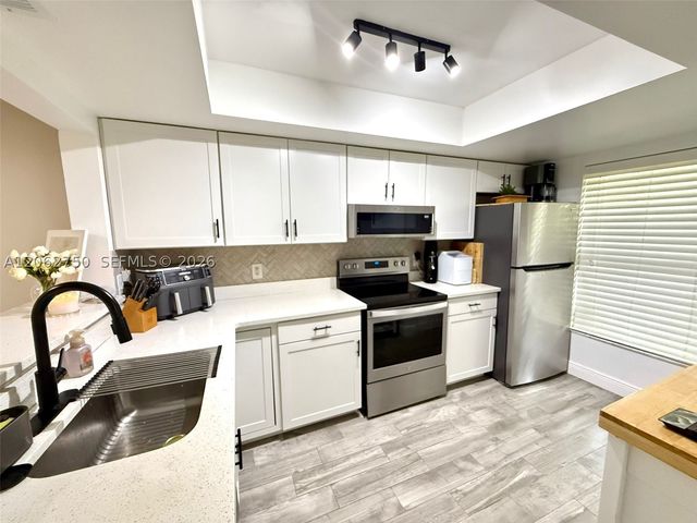 300 Promenade Dr 105, Other, FL 34698