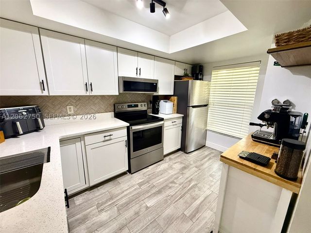 300 Promenade Dr 105, Other, FL 34698