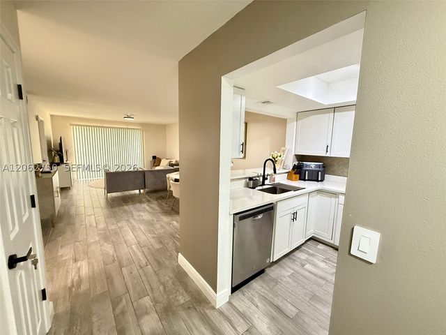 300 Promenade Dr 105, Other, FL 34698