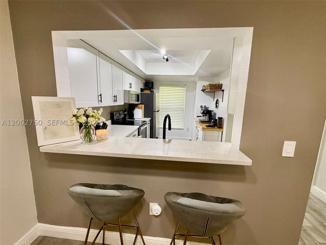 300 Promenade Dr 105, Other, FL 34698