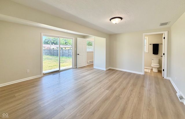 2318 E 40th Street, Anderson, IN 46013