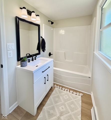 2318 E 40th Street, Anderson, IN 46013