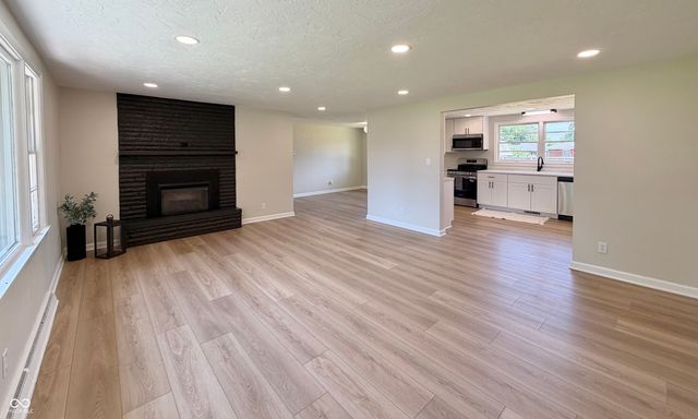 2318 E 40th Street, Anderson, IN 46013