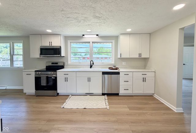 2318 E 40th Street, Anderson, IN 46013