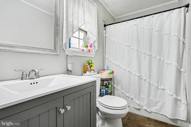 25 MANOR RD, York, PA 17403