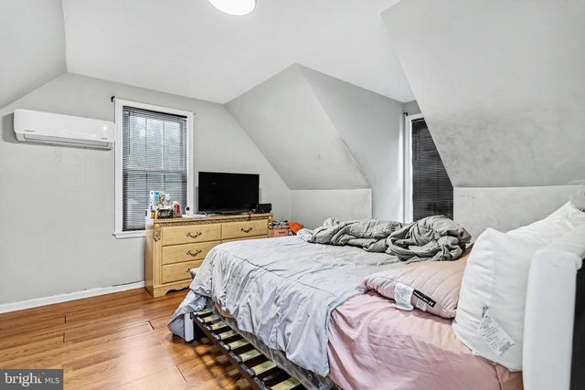25 MANOR RD, York, PA 17403