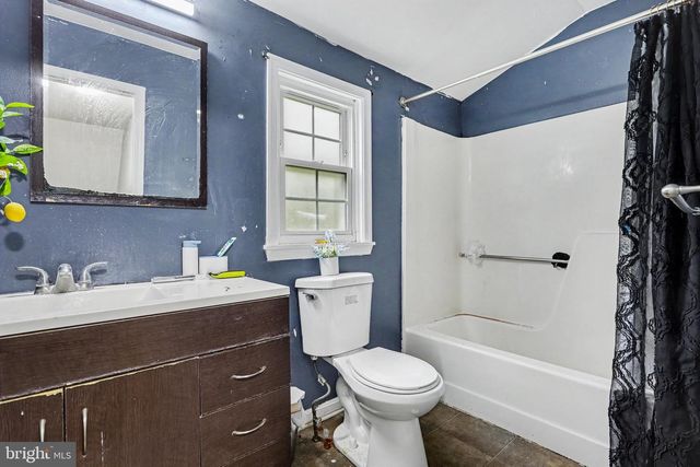 25 MANOR RD, York, PA 17403