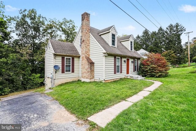 25 MANOR RD, York, PA 17403
