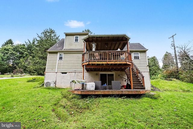25 MANOR RD, York, PA 17403