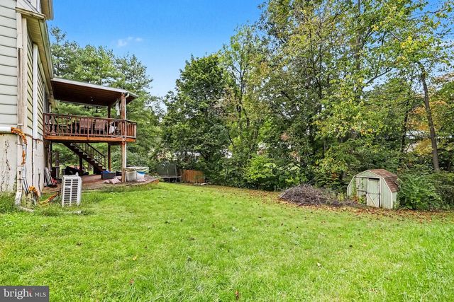 25 MANOR RD, York, PA 17403