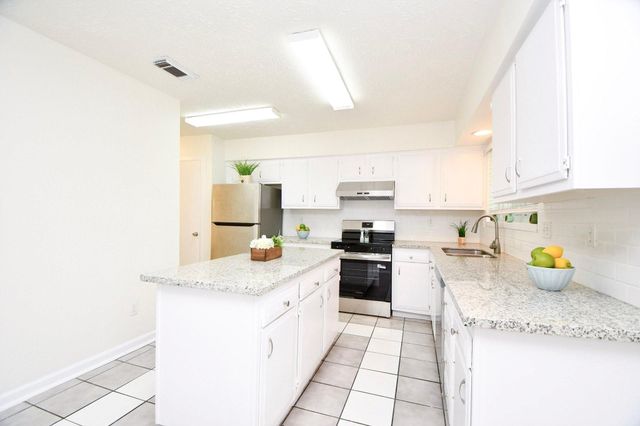 16823 Cobble Ridge Drive, Sugar Land, TX 77498