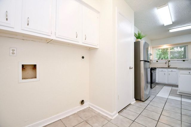 16823 Cobble Ridge Drive, Sugar Land, TX 77498