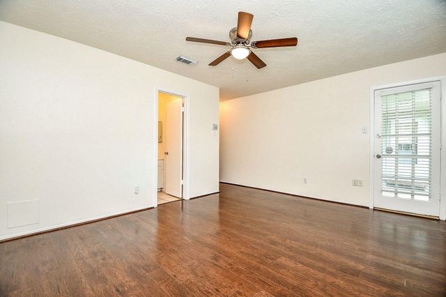 16823 Cobble Ridge Drive, Sugar Land, TX 77498