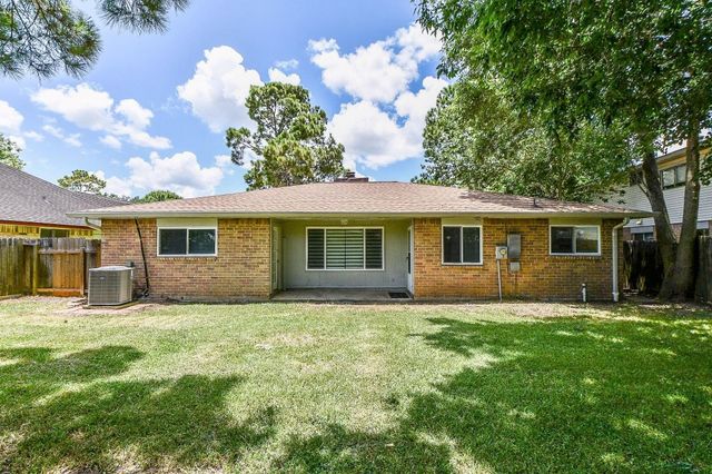 16823 Cobble Ridge Drive, Sugar Land, TX 77498