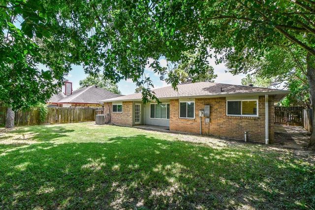 16823 Cobble Ridge Drive, Sugar Land, TX 77498