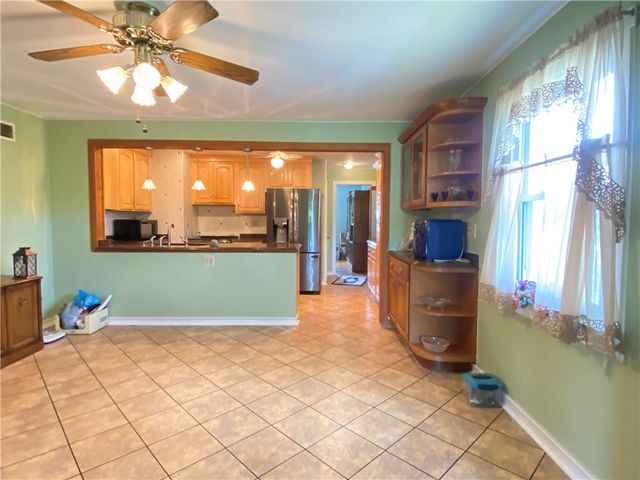 11 Washington Dr, Monessen, PA 15062