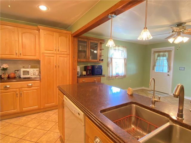 11 Washington Dr, Monessen, PA 15062