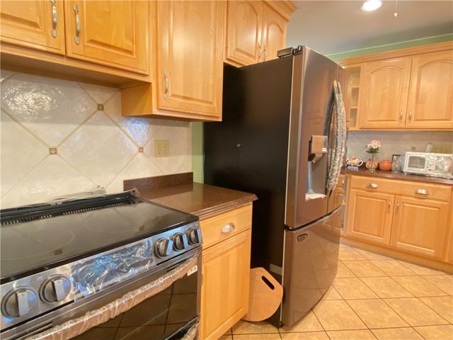 11 Washington Dr, Monessen, PA 15062