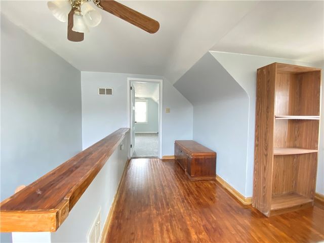 11 Washington Dr, Monessen, PA 15062