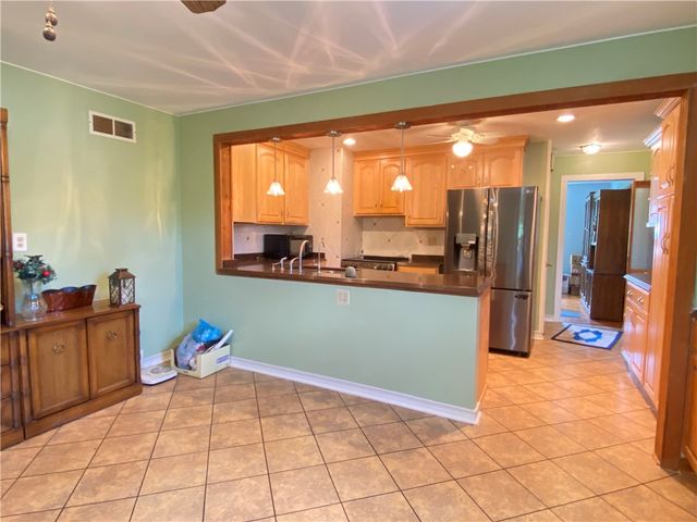 11 Washington Dr, Monessen, PA 15062