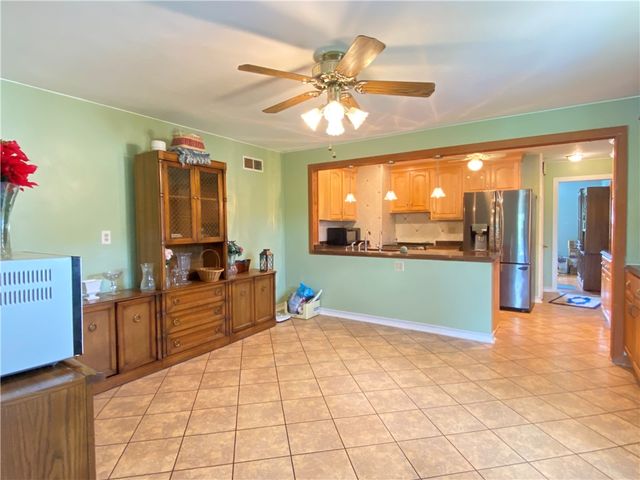 11 Washington Dr, Monessen, PA 15062