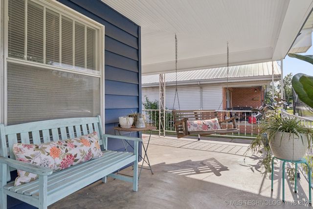 805 W Gentry Street, Henryetta, OK 74437