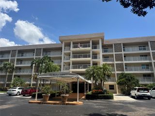 3503 Oaks Way 404, Pompano Beach, FL 33069