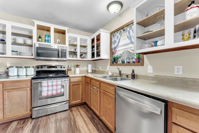 424 N Century Place, Republic, MO 65738