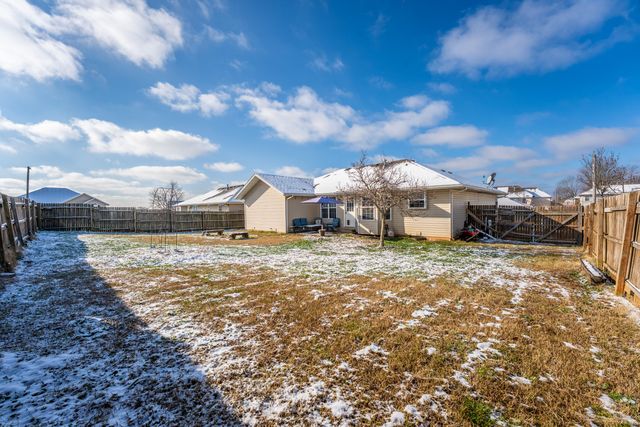 424 N Century Place, Republic, MO 65738