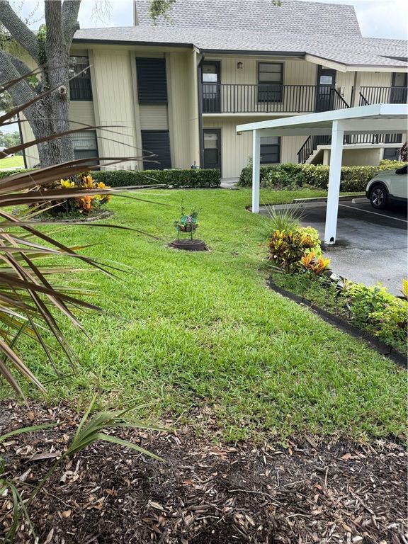 46 Plantation Drive 101, Vero Beach, FL 32966